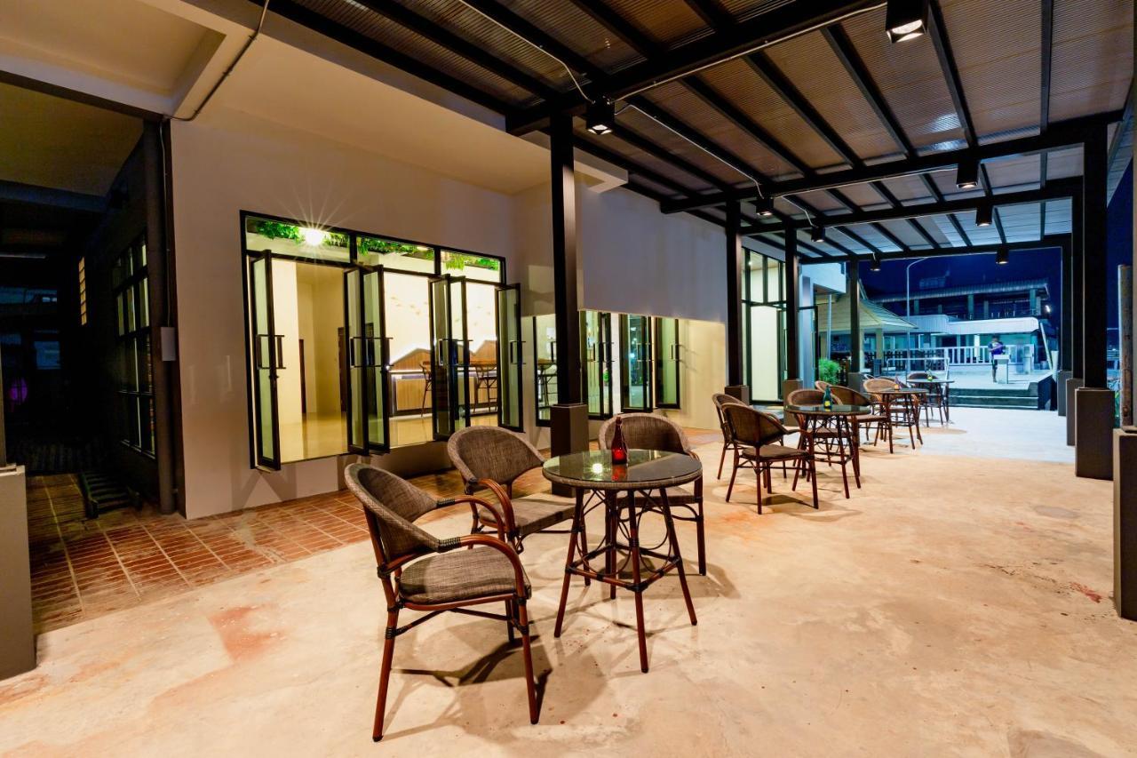 The Blue C Donsak Hotell Surat Thani Exteriör bild