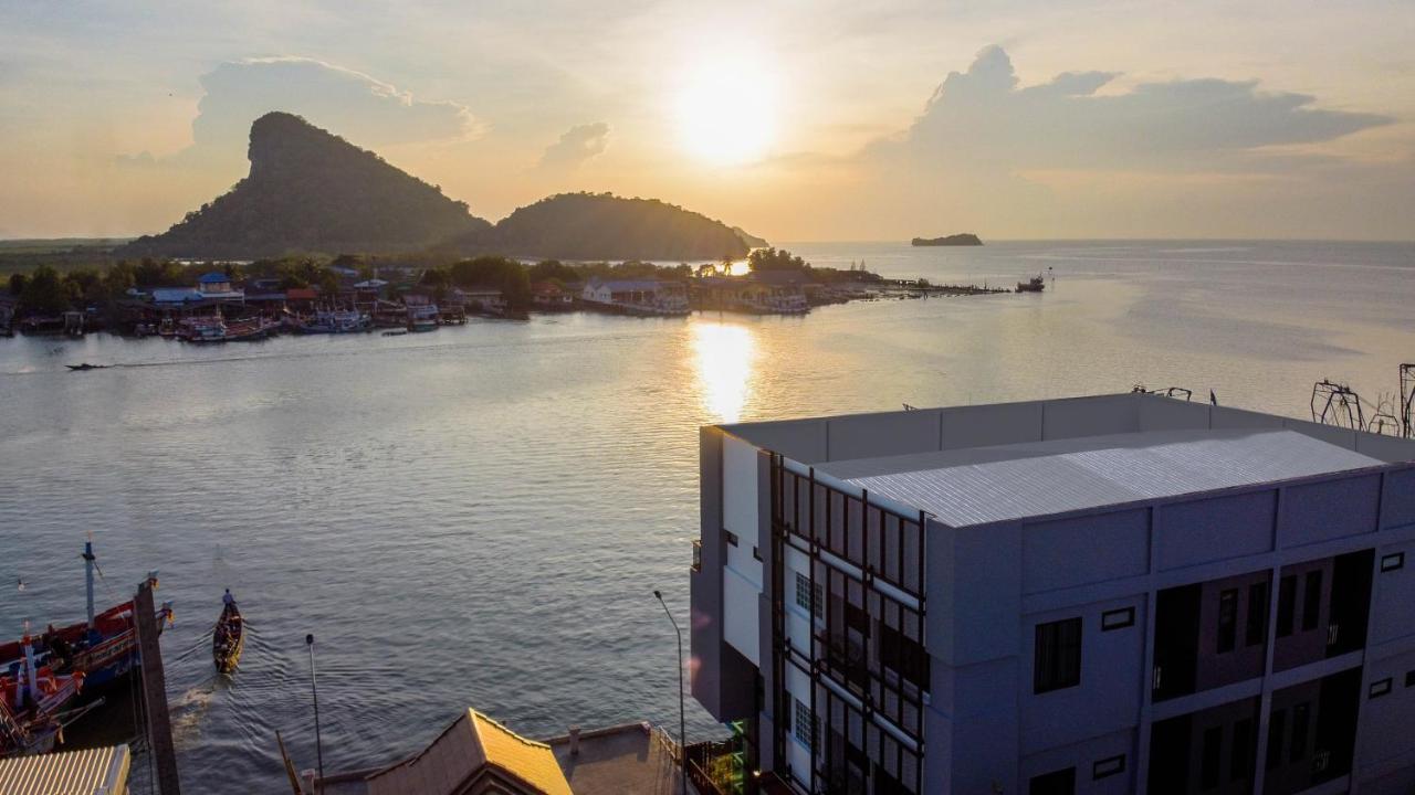 The Blue C Donsak Hotell Surat Thani Exteriör bild